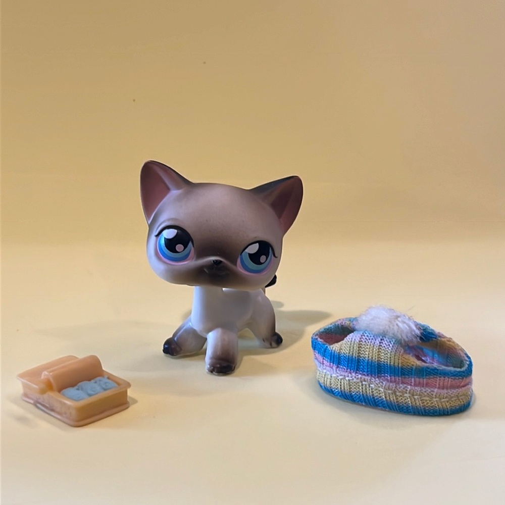 LPS #5 authentic, Siamese cat blue eyes, 2004 hasbro
